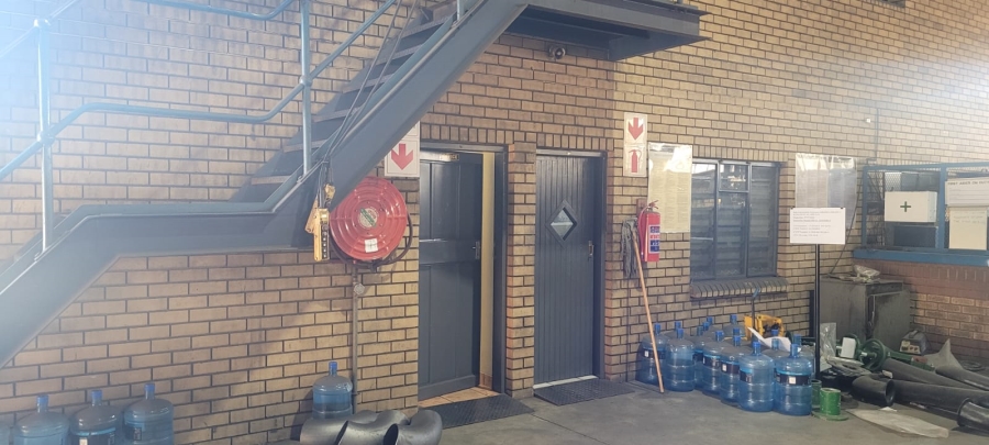 Commercial Property for Sale in Clayville Industria Gauteng