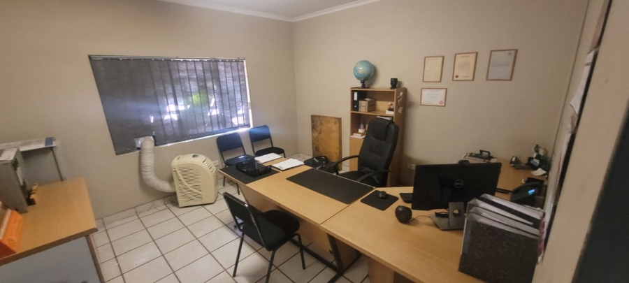 Commercial Property for Sale in Clayville Industria Gauteng