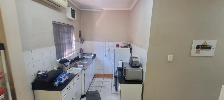 Commercial Property for Sale in Clayville Industria Gauteng