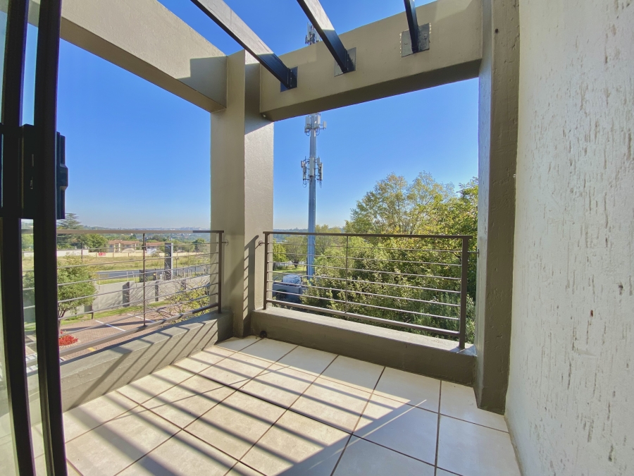 1 Bedroom Property for Sale in Lonehill Gauteng