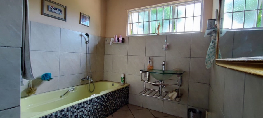 4 Bedroom Property for Sale in Wierda Park Gauteng