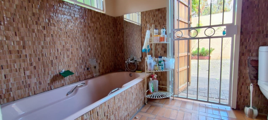 4 Bedroom Property for Sale in Wierda Park Gauteng