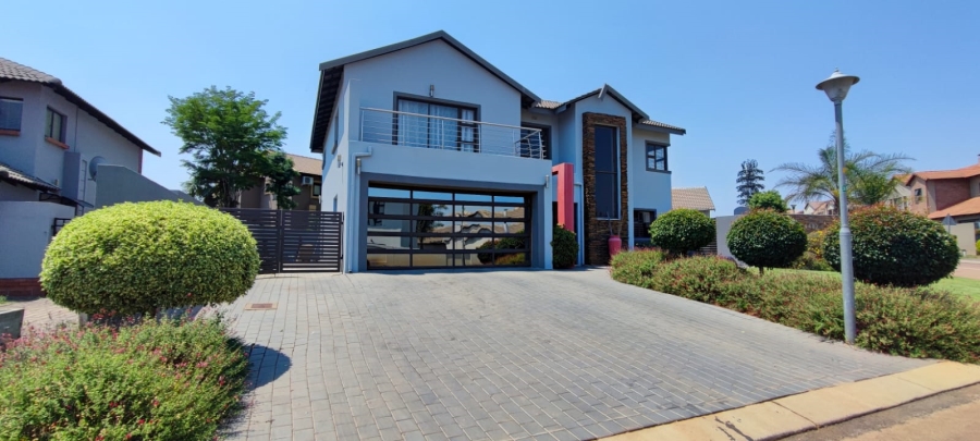 4 Bedroom Property for Sale in Eldoraigne Gauteng