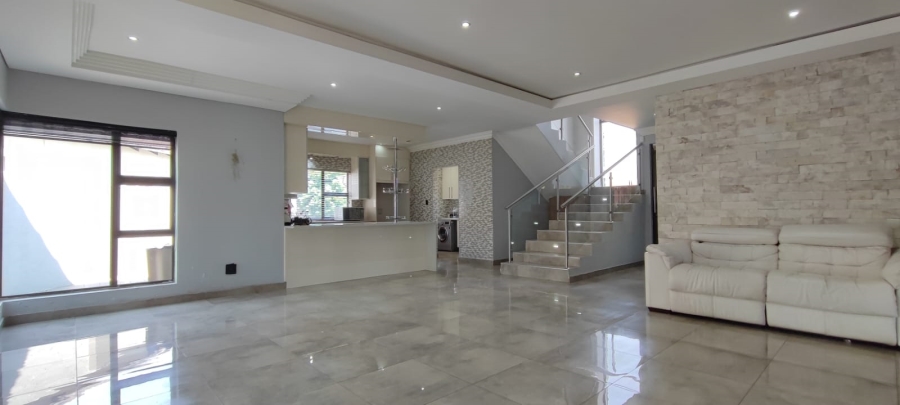 4 Bedroom Property for Sale in Eldoraigne Gauteng