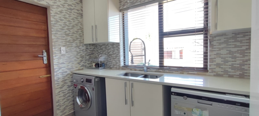 4 Bedroom Property for Sale in Eldoraigne Gauteng