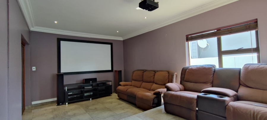 4 Bedroom Property for Sale in Eldoraigne Gauteng