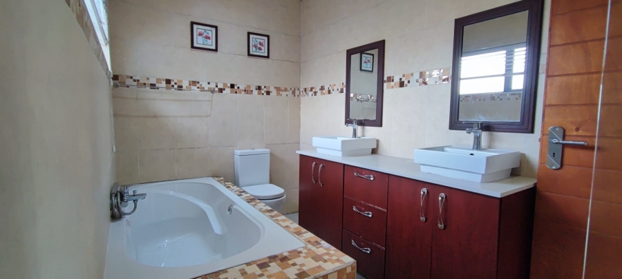 4 Bedroom Property for Sale in Eldoraigne Gauteng