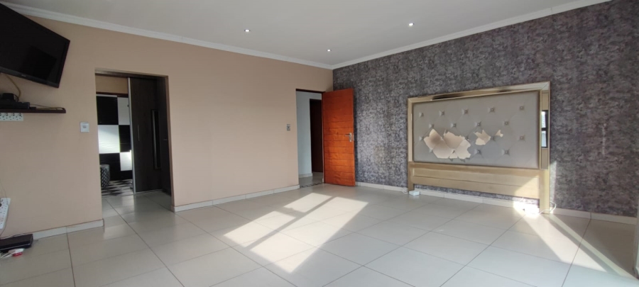 4 Bedroom Property for Sale in Eldoraigne Gauteng