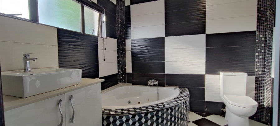 4 Bedroom Property for Sale in Eldoraigne Gauteng