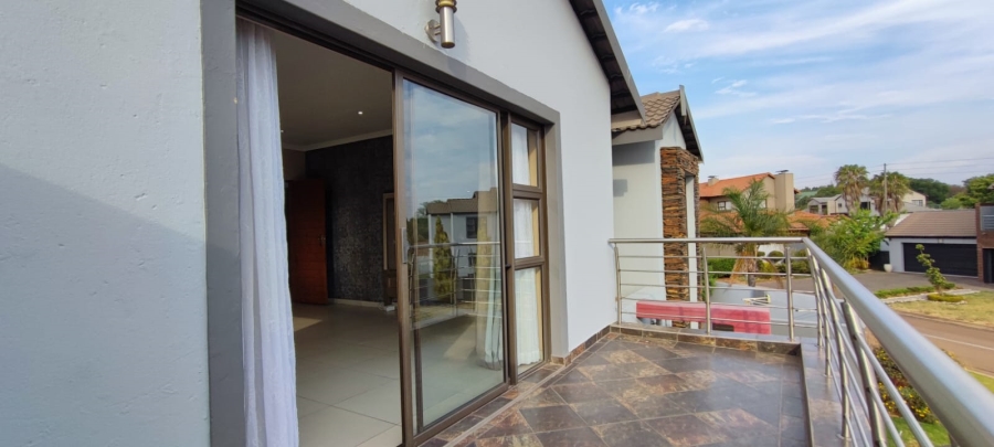 4 Bedroom Property for Sale in Eldoraigne Gauteng