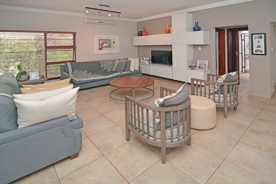 To Let 4 Bedroom Property for Rent in Khyber Rock Gauteng