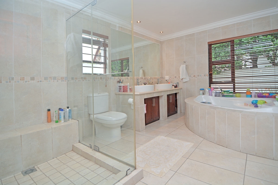 To Let 4 Bedroom Property for Rent in Khyber Rock Gauteng