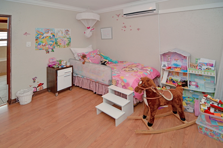 To Let 4 Bedroom Property for Rent in Khyber Rock Gauteng