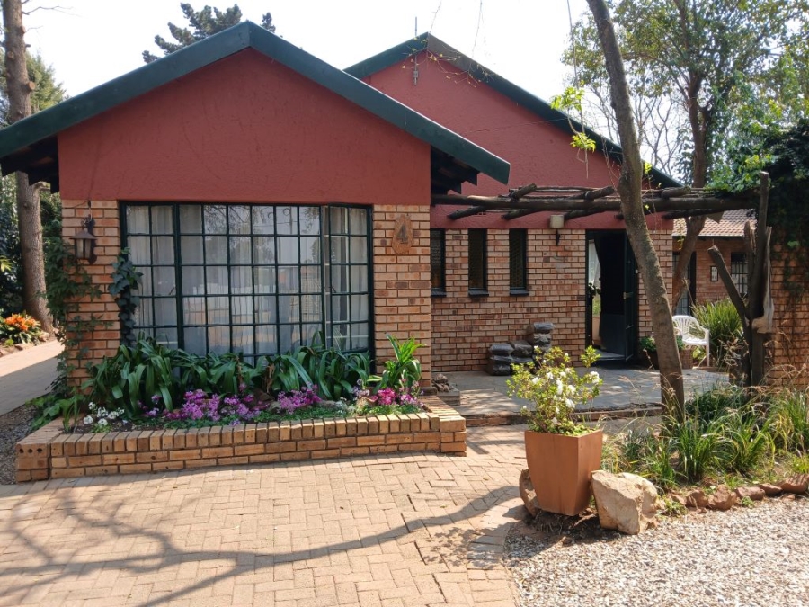3 Bedroom Property for Sale in Helikonpark Gauteng