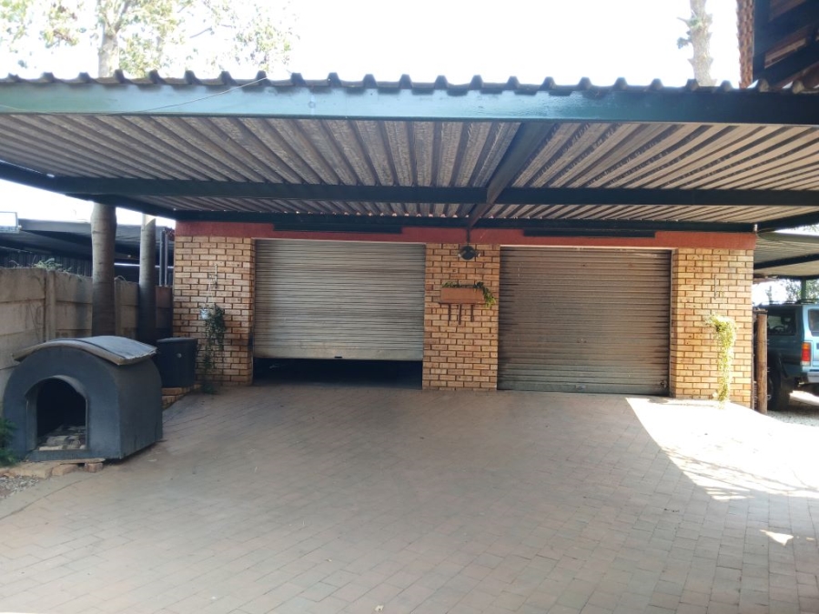3 Bedroom Property for Sale in Helikonpark Gauteng