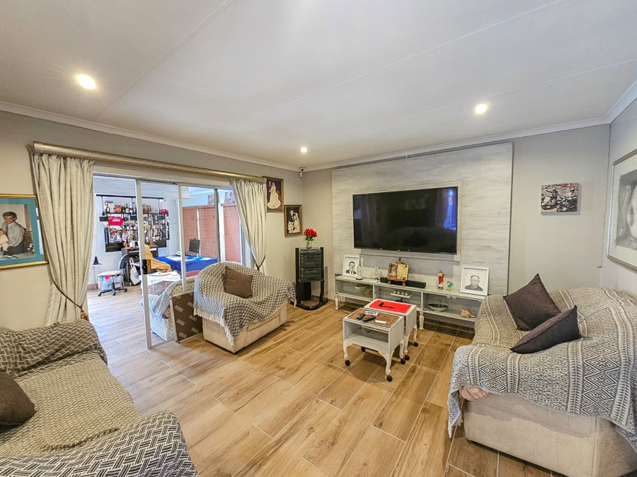 4 Bedroom Property for Sale in Highveld Gauteng