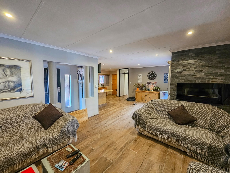 4 Bedroom Property for Sale in Highveld Gauteng