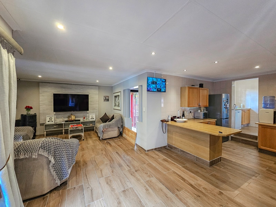 4 Bedroom Property for Sale in Highveld Gauteng