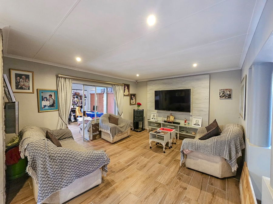 4 Bedroom Property for Sale in Highveld Gauteng