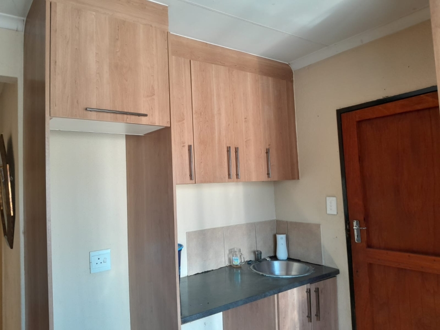2 Bedroom Property for Sale in Elandspoort Gauteng