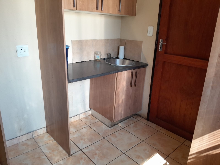 2 Bedroom Property for Sale in Elandspoort Gauteng