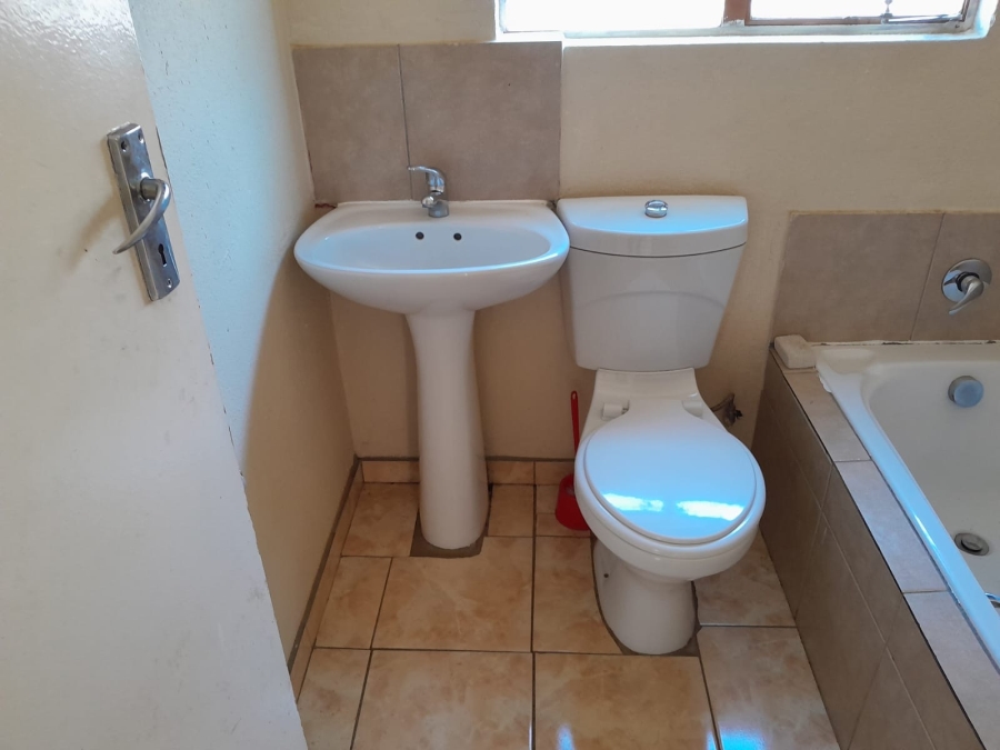 2 Bedroom Property for Sale in Elandspoort Gauteng