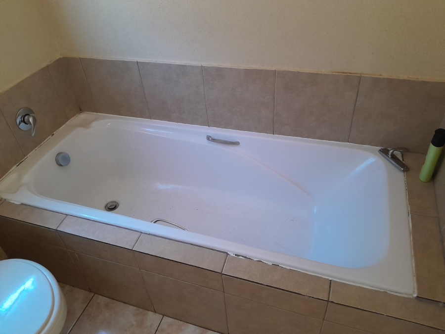 2 Bedroom Property for Sale in Elandspoort Gauteng