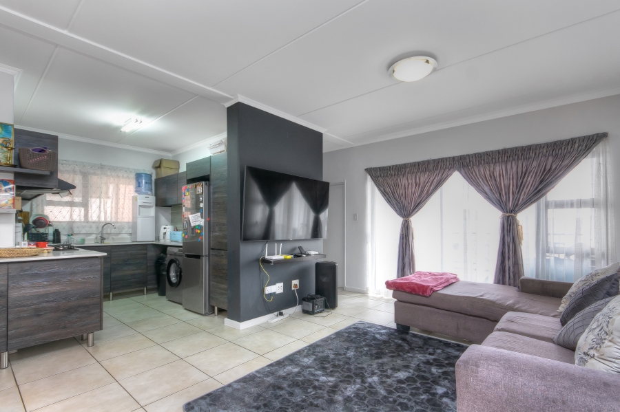 3 Bedroom Property for Sale in Oakdene Gauteng