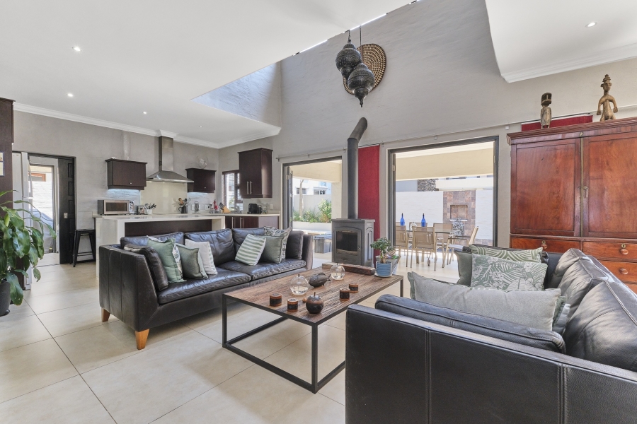 3 Bedroom Property for Sale in Broadacres Gauteng