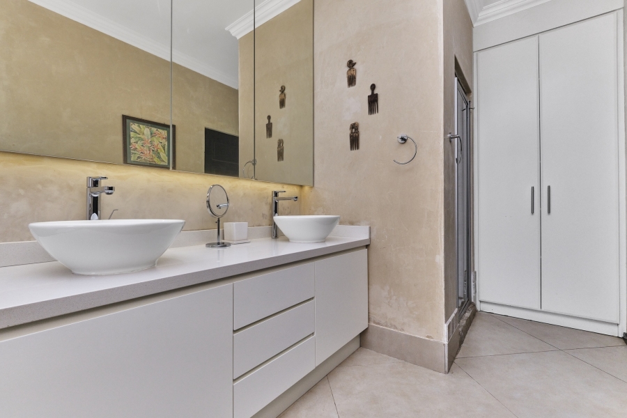 3 Bedroom Property for Sale in Broadacres Gauteng