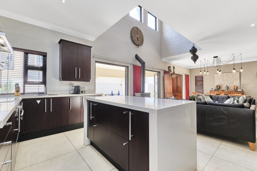 3 Bedroom Property for Sale in Broadacres Gauteng