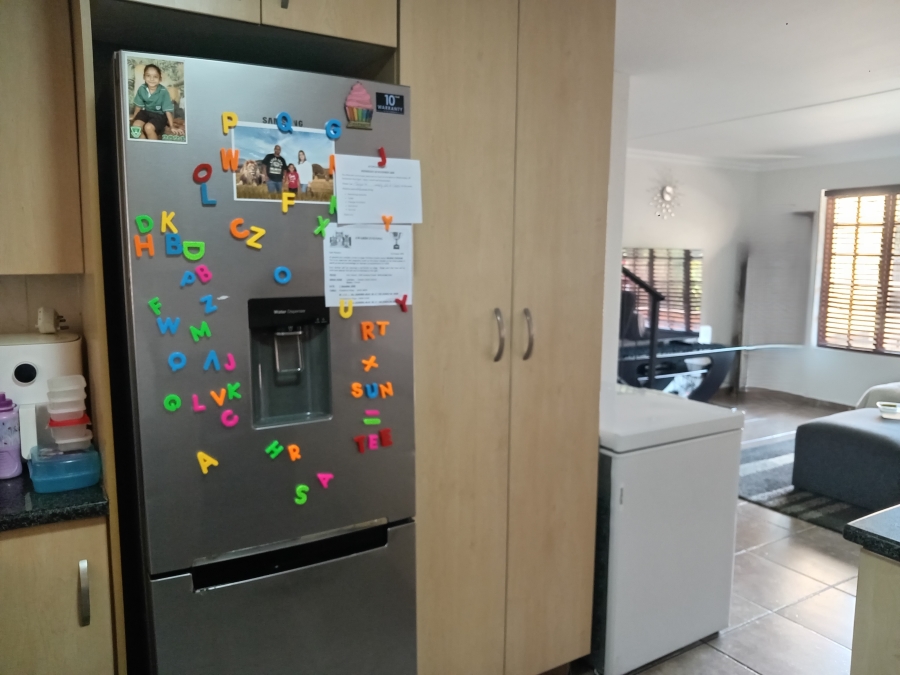 2 Bedroom Property for Sale in Radiokop Gauteng