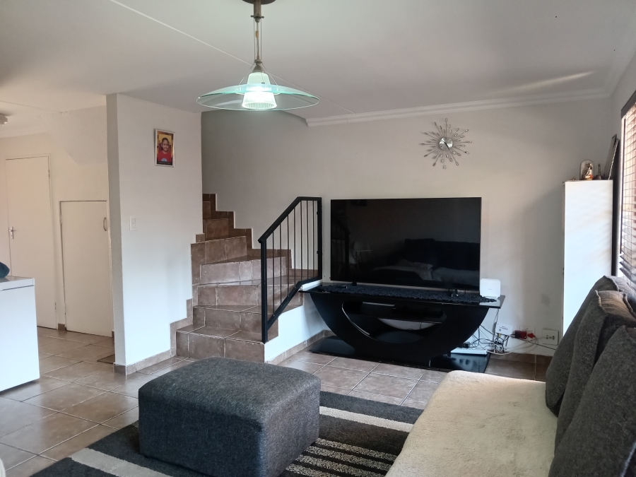 2 Bedroom Property for Sale in Radiokop Gauteng