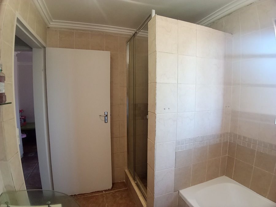 2 Bedroom Property for Sale in Radiokop Gauteng