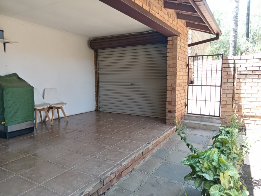 2 Bedroom Property for Sale in Radiokop Gauteng