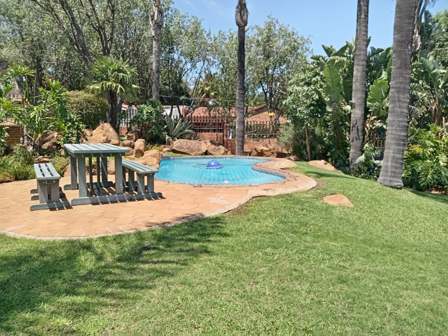 2 Bedroom Property for Sale in Radiokop Gauteng