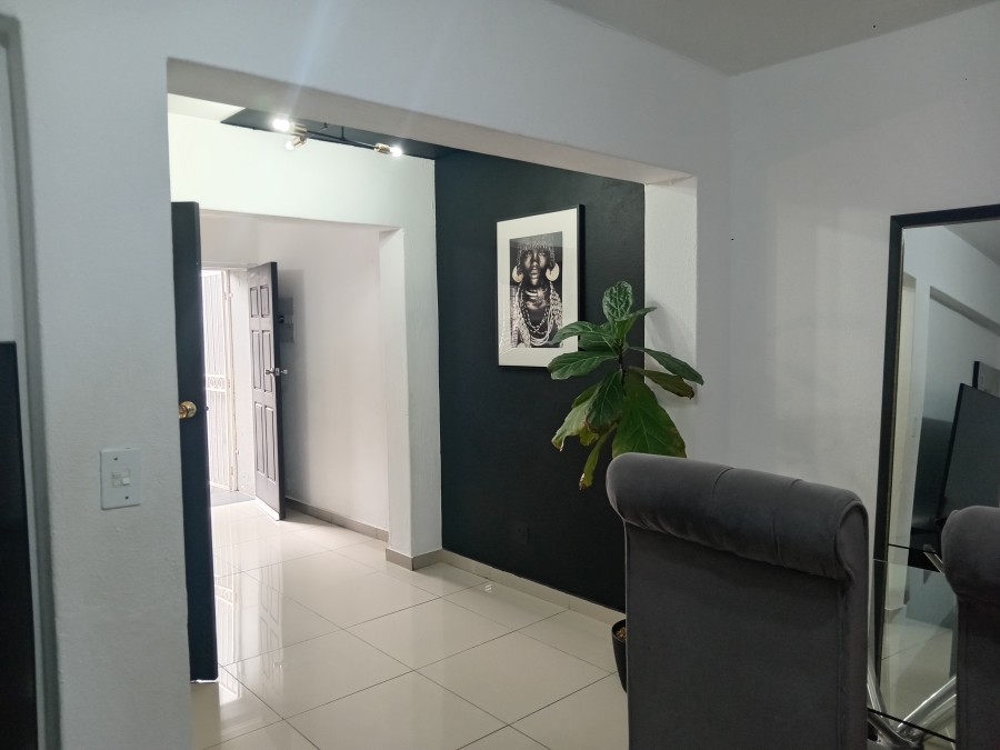 2 Bedroom Property for Sale in Radiokop Gauteng