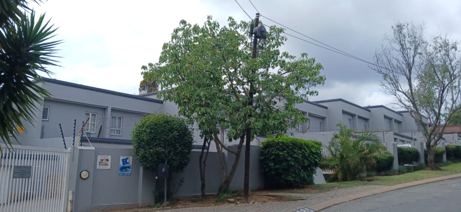 2 Bedroom Property for Sale in Radiokop Gauteng