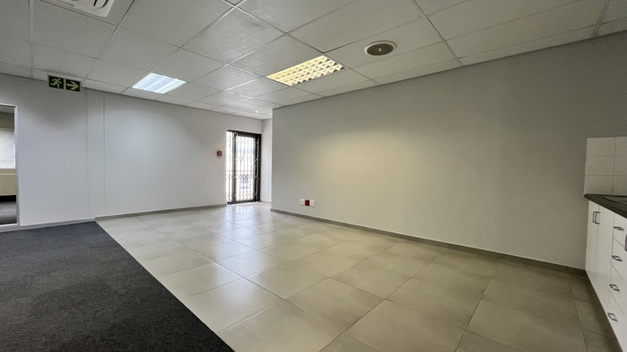 To Let commercial Property for Rent in Strubensvallei Gauteng