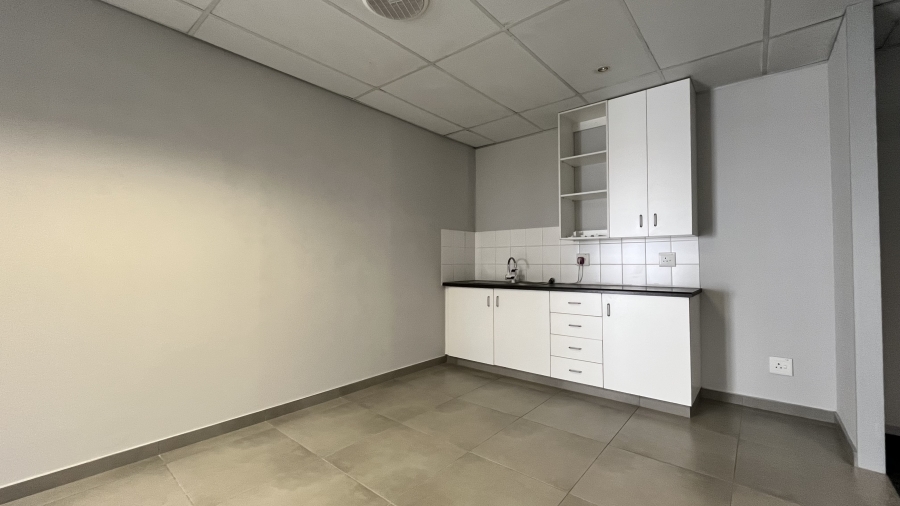 To Let commercial Property for Rent in Strubensvallei Gauteng