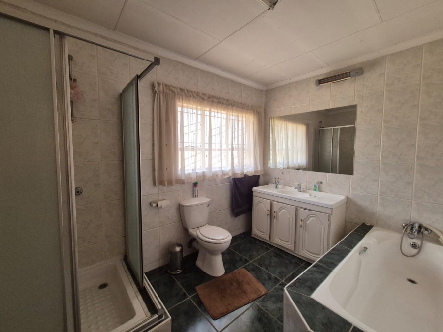 4 Bedroom Property for Sale in Vanderbijlpark SE Gauteng