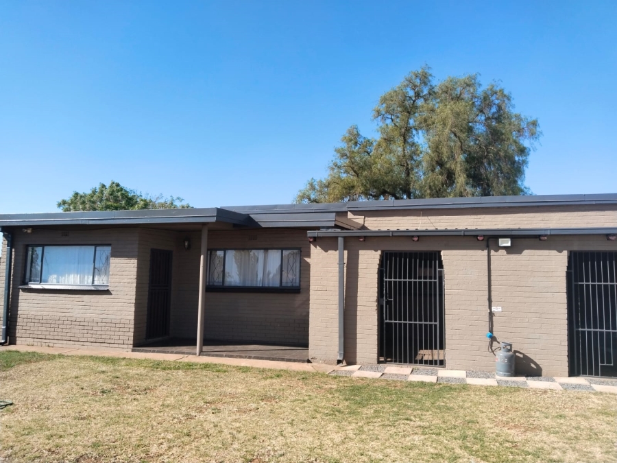 4 Bedroom Property for Sale in Rothdene Gauteng