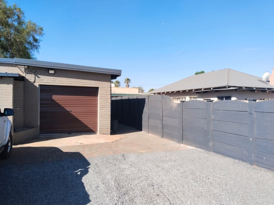 4 Bedroom Property for Sale in Rothdene Gauteng