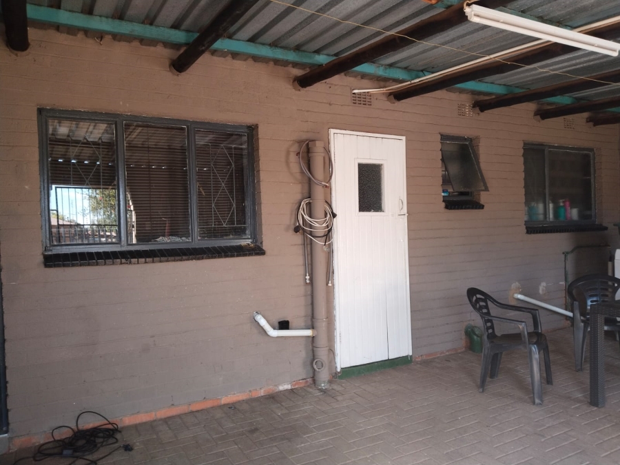 4 Bedroom Property for Sale in Rothdene Gauteng