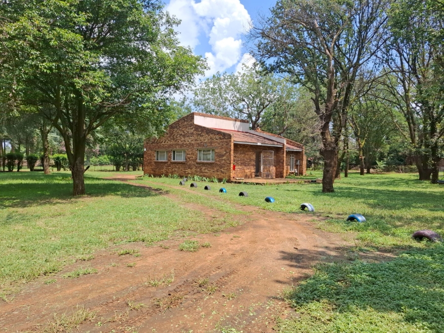 4 Bedroom Property for Sale in Unitas Park Gauteng