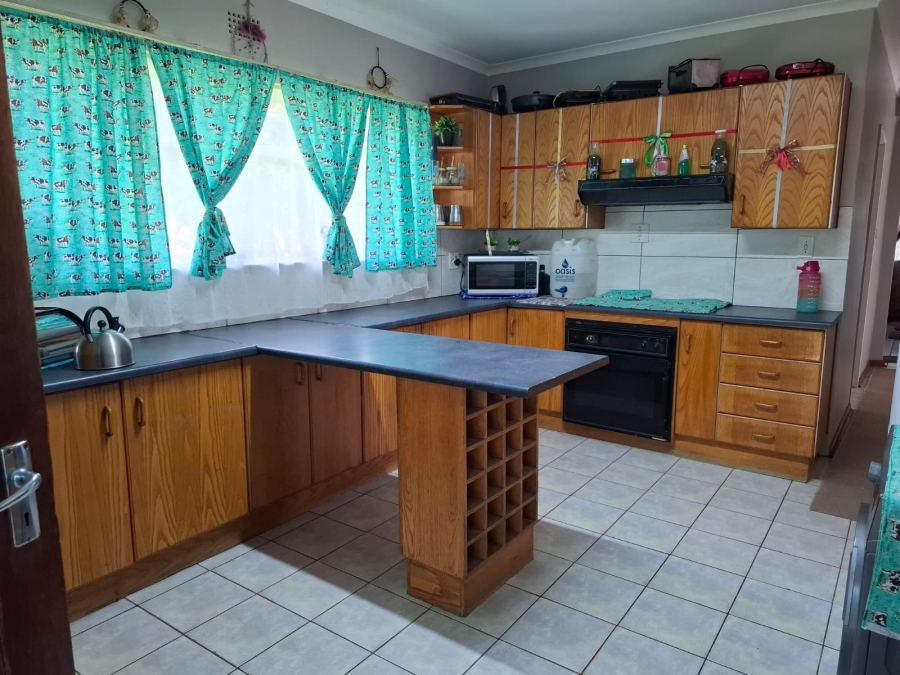 4 Bedroom Property for Sale in Unitas Park Gauteng