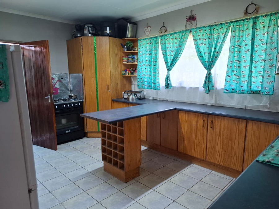 4 Bedroom Property for Sale in Unitas Park Gauteng