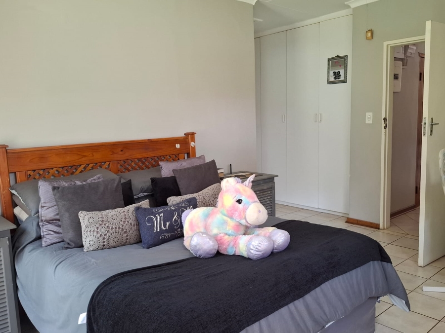 4 Bedroom Property for Sale in Unitas Park Gauteng