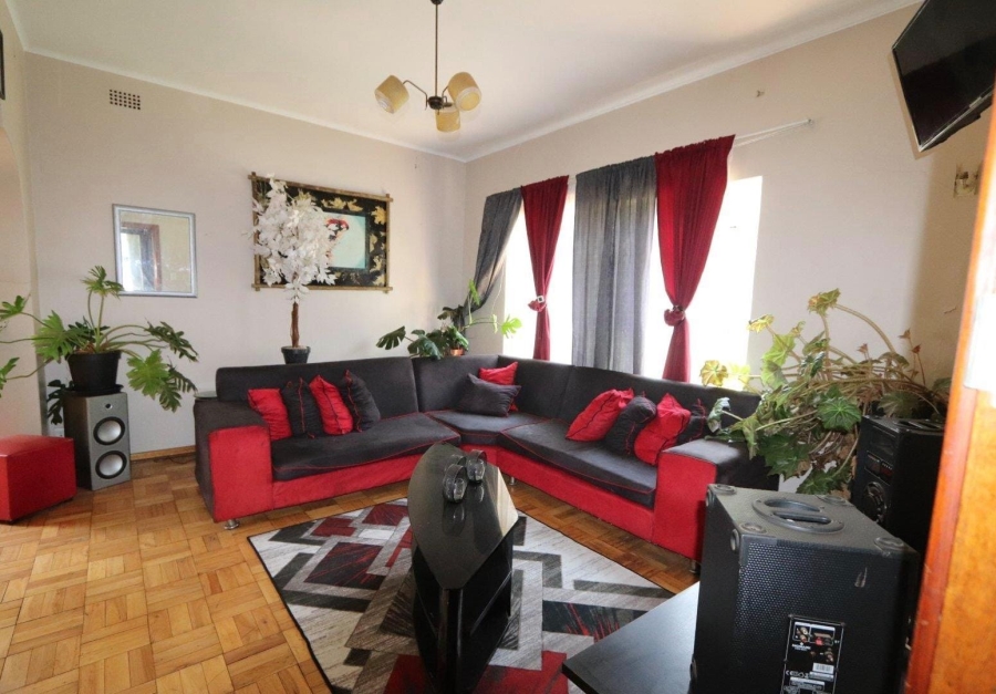 4 Bedroom Property for Sale in Unitas Park Gauteng