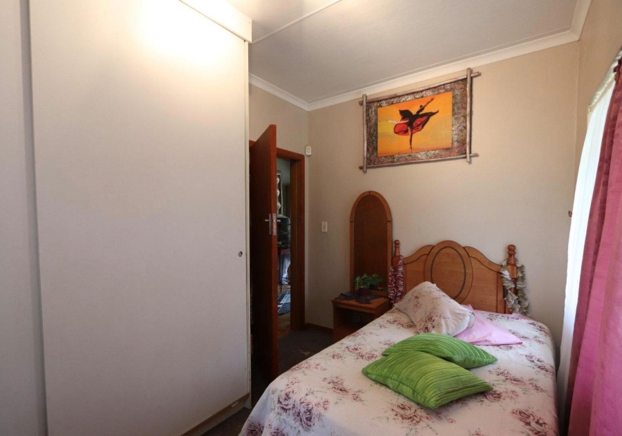 4 Bedroom Property for Sale in Unitas Park Gauteng